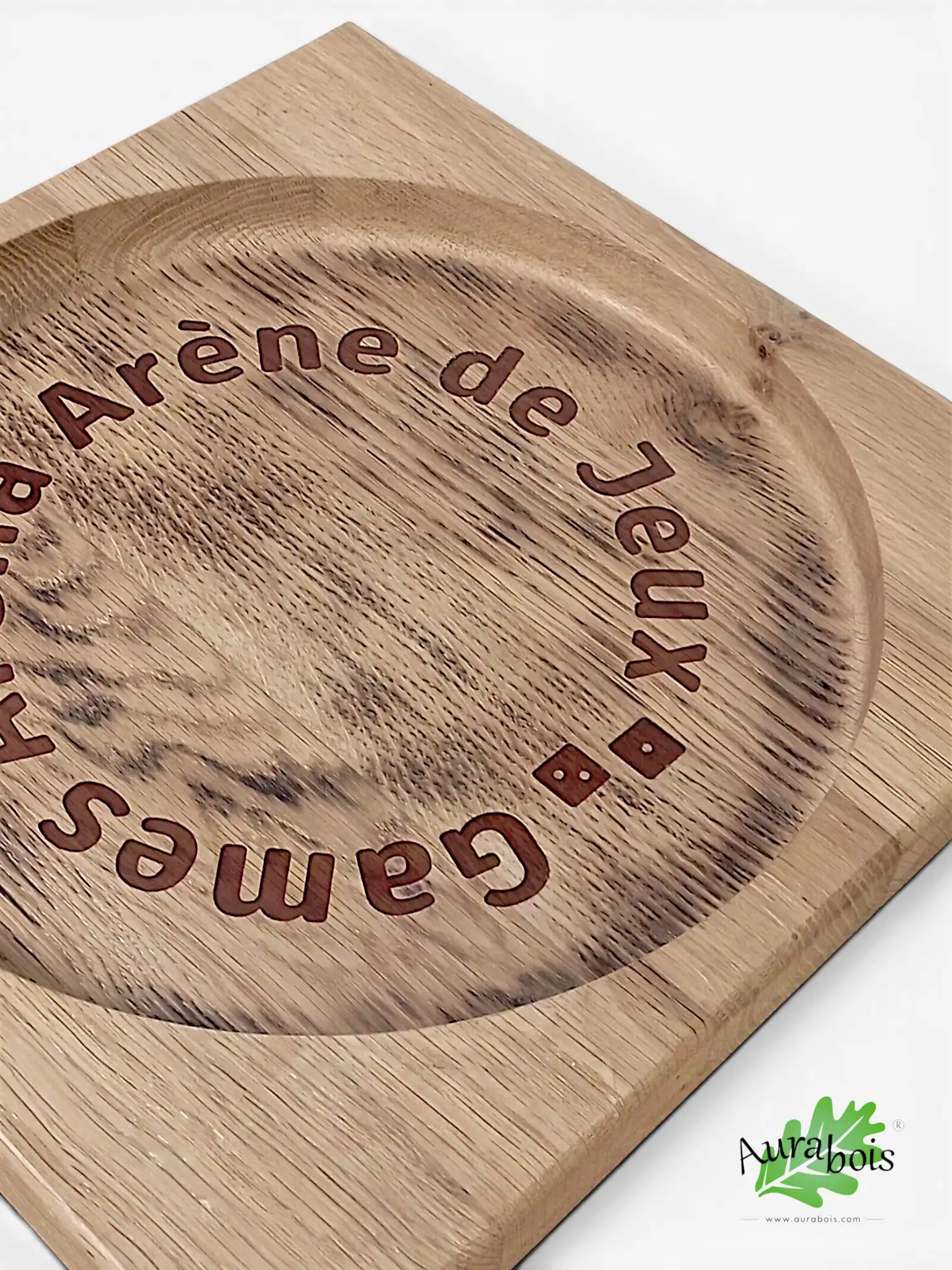 Piste de jeu en bois massif "Arène" Chêne massif huilé – 6 dés inclus 3 Piste de jeux Arène en chêne massif huilé avec 6 dés
