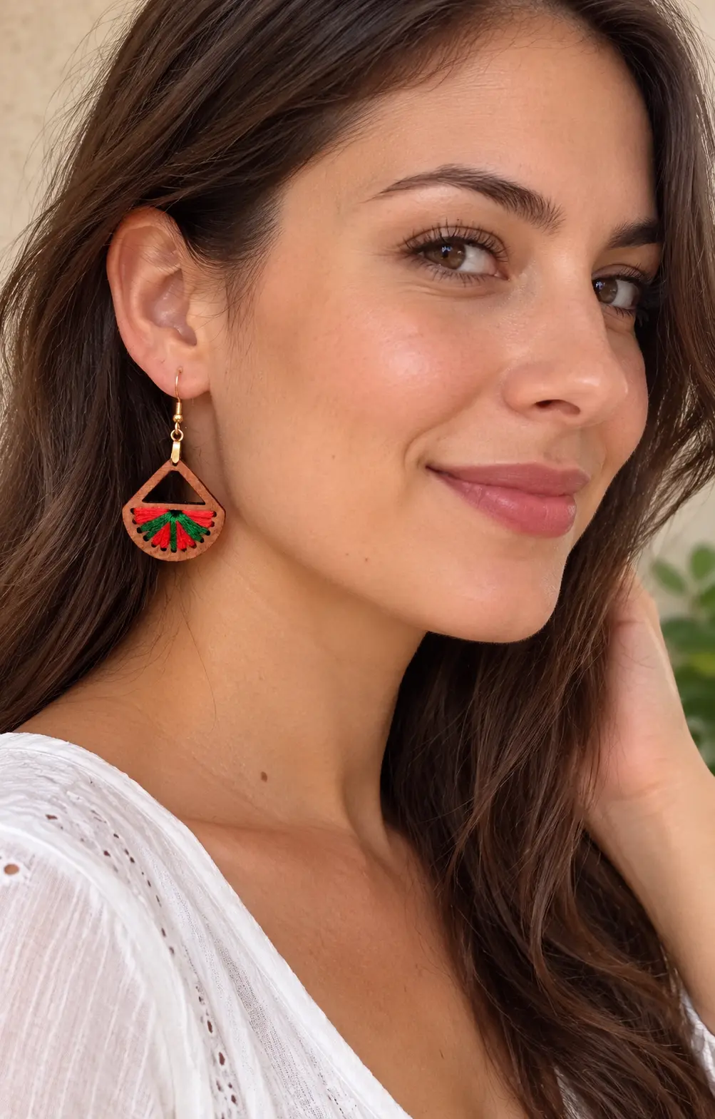 Boucles d'oreilles en bois massif "Colors" coton orange et vert 1 Boucles d'oreilles Mère & Fille Colors en hêtre huilé rouge et vert