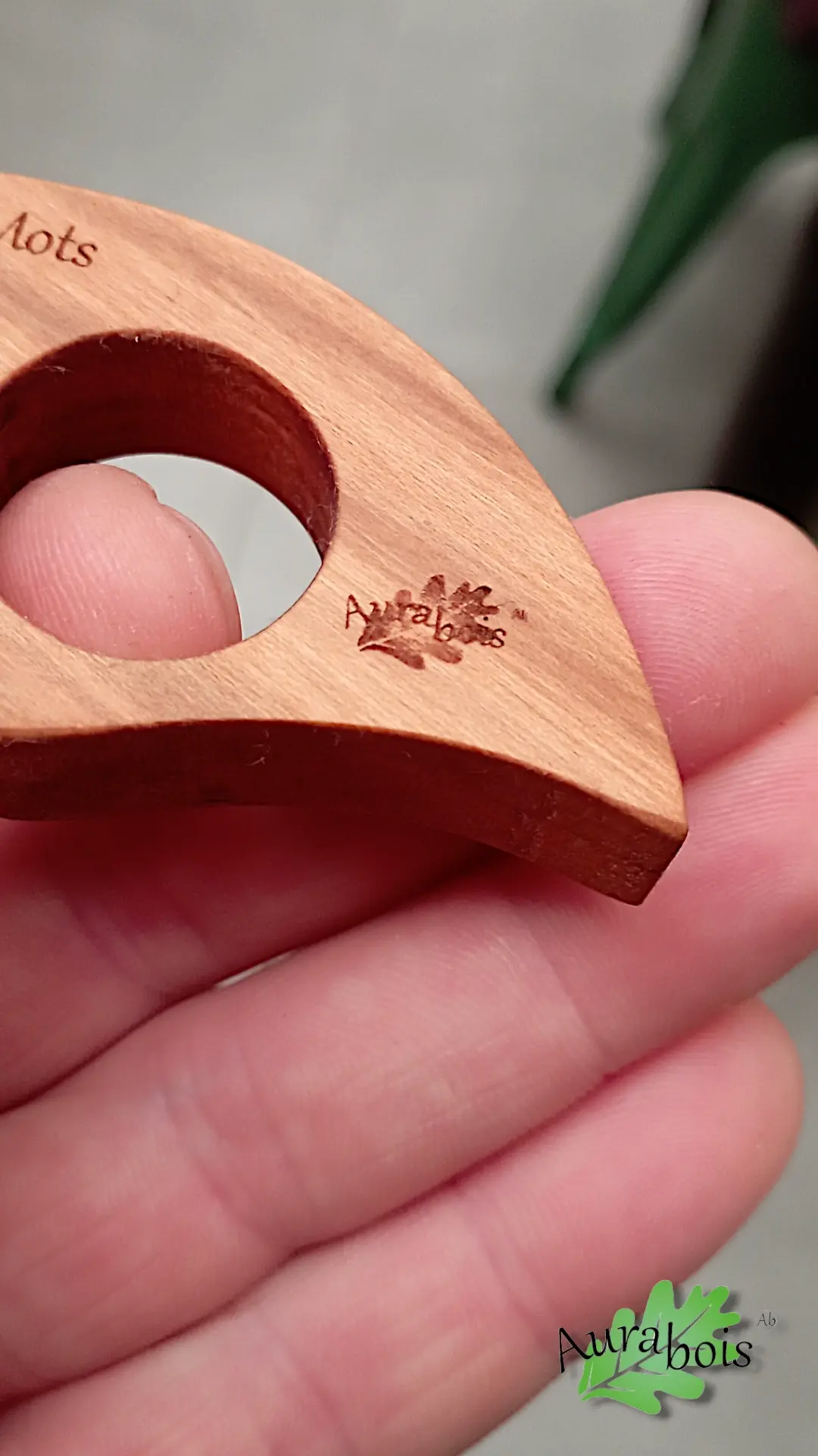 Bague de lecture en bois de merisier D20mm 3 Bague de lecture pour le confort en une seule main.