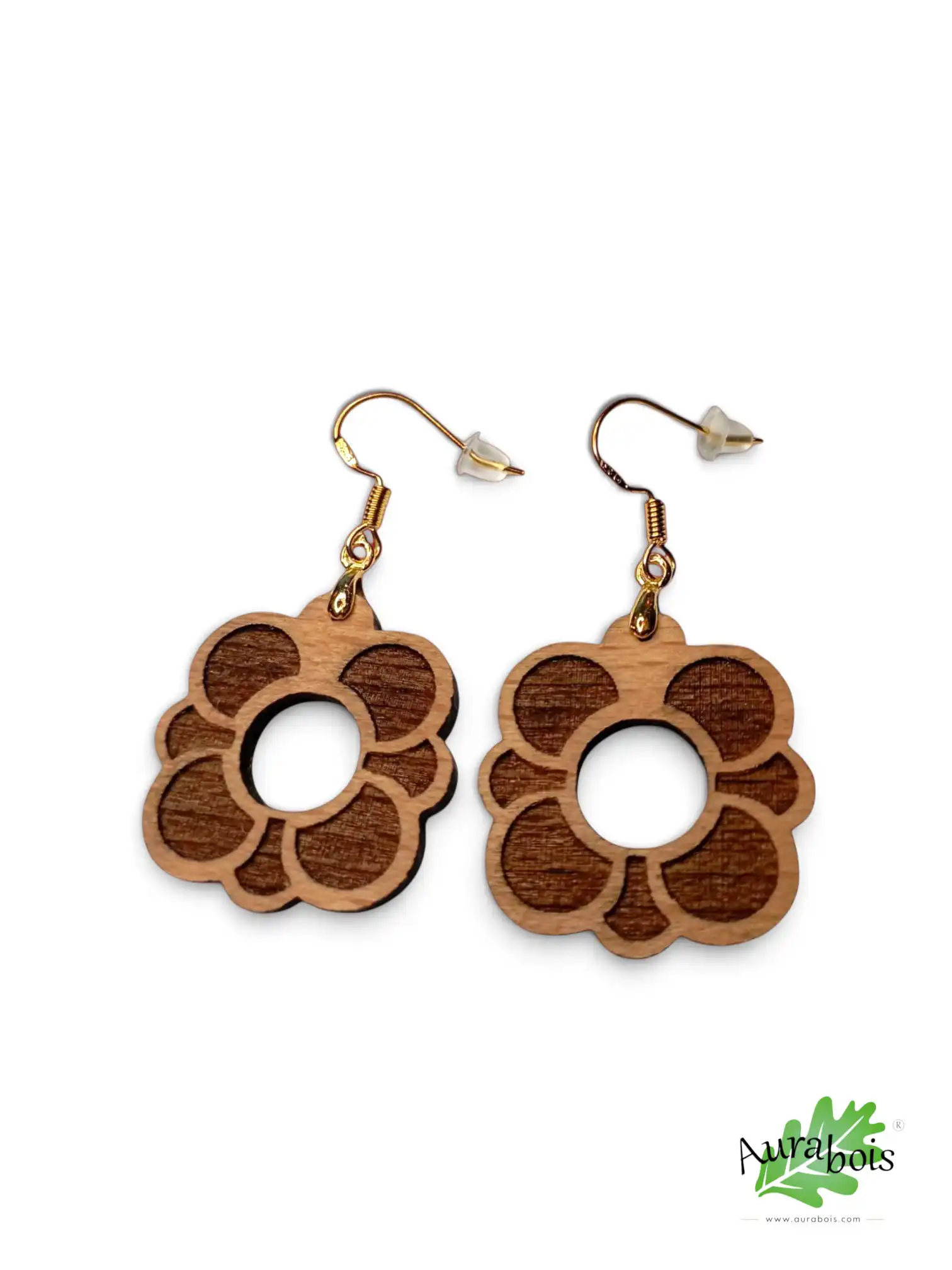 Boucles d'oreilles "Fleur" en bois de hêtre gravé au laser | Aurabois 3 Boucles d'oreilles Fleur en hêtre massif gravé au laser