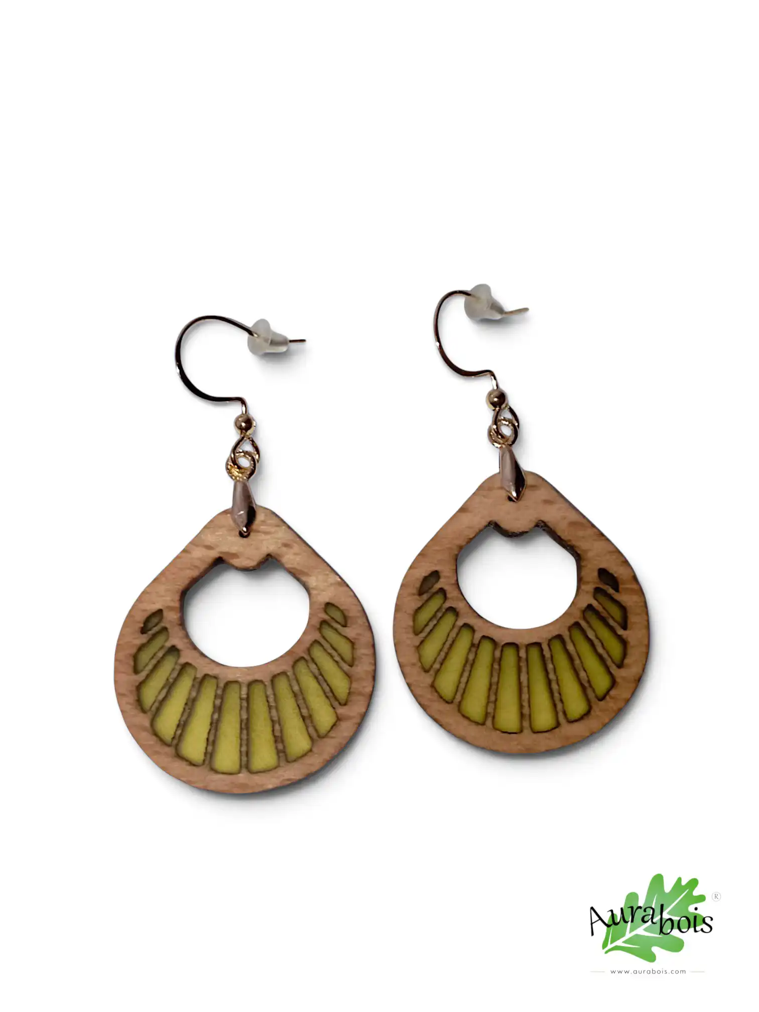 Boucles d'oreilles "501" en bois de hêtre massif et résine 4 Boucles d’oreilles 501 en hêtre massif avec résine jaune et accroches en laiton couleur Or