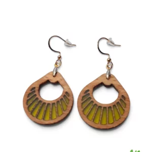 Boucles d’oreilles 501 en hêtre massif avec résine jaune et accroches en laiton couleur Or