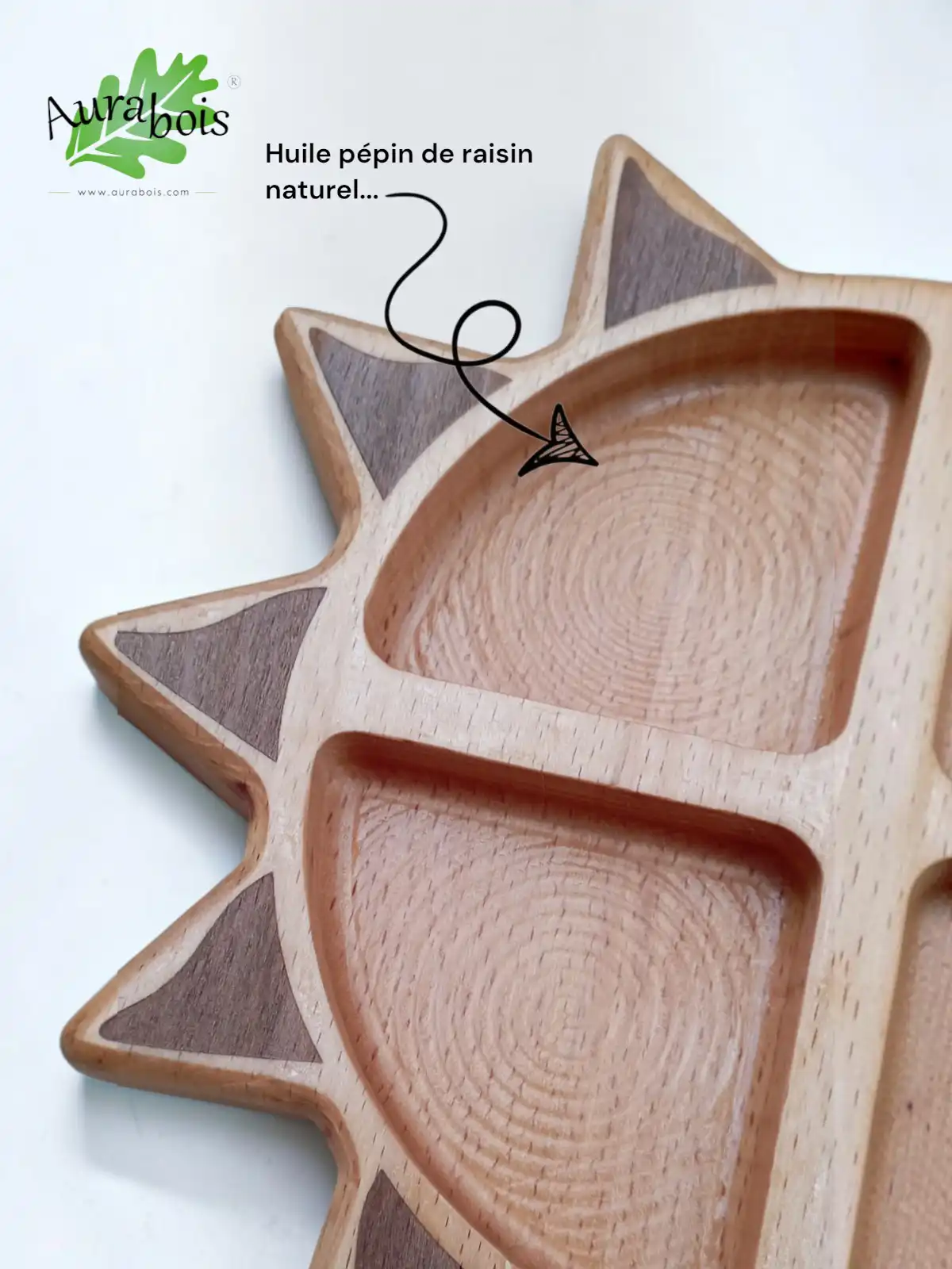 Assiette Apéro Soleil en Bois de Hêtre – 4 Compartiments – Fabrication Artisanale Aurabois 3 Assiette apéro en bois de hêtre en forme de soleil avec quatre compartiments gravés – artisanat français