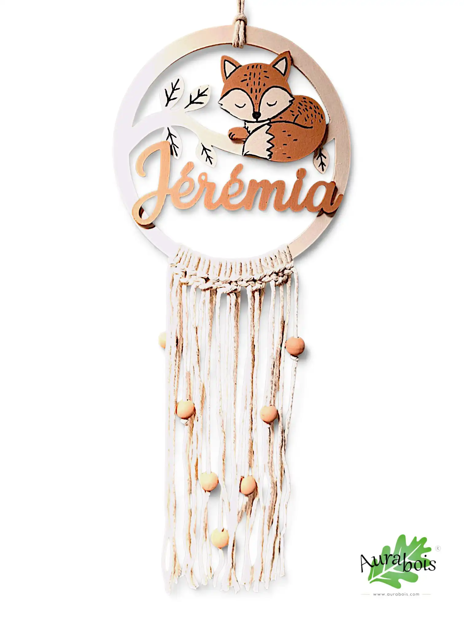Attrape-rêves personnalisable “Renard” – Décoration bohème en bois 1 Attrape-rêves personnalisable “Renard” – Décoration bohème en bois avec macramé et perles en bois, décoration artisanale bohème pour chambre enfant.